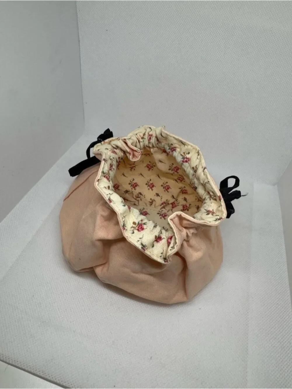 Gucci Beauty Cosmetic Pouch Set of 2 Pink & Beige Drawstring Bags 0892